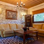 Lemont Chalet *